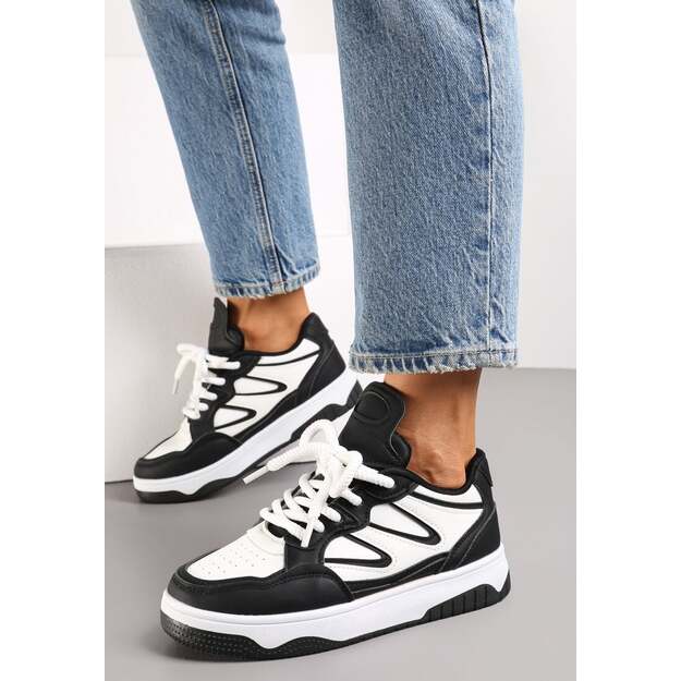 Sportbačiai ant platformos IDEAL SHOES - juodi