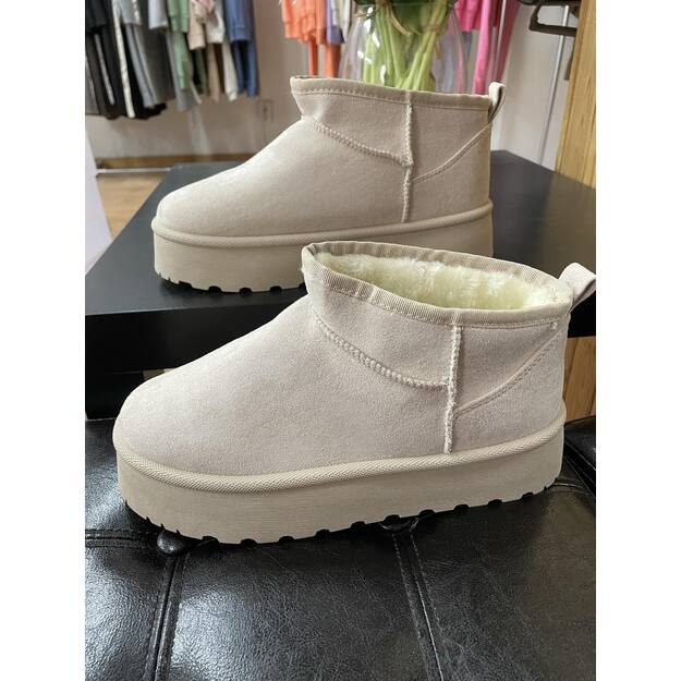 UGG stiliaus batai