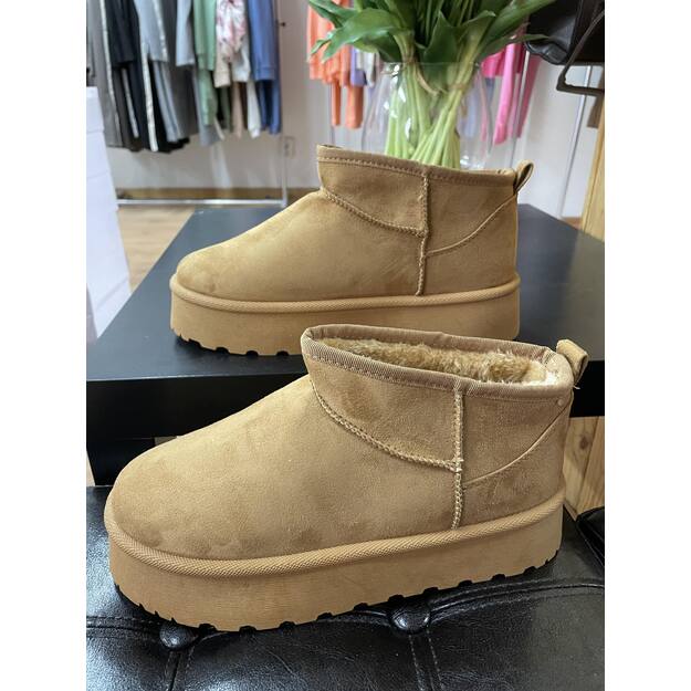 UGG stiliaus batai